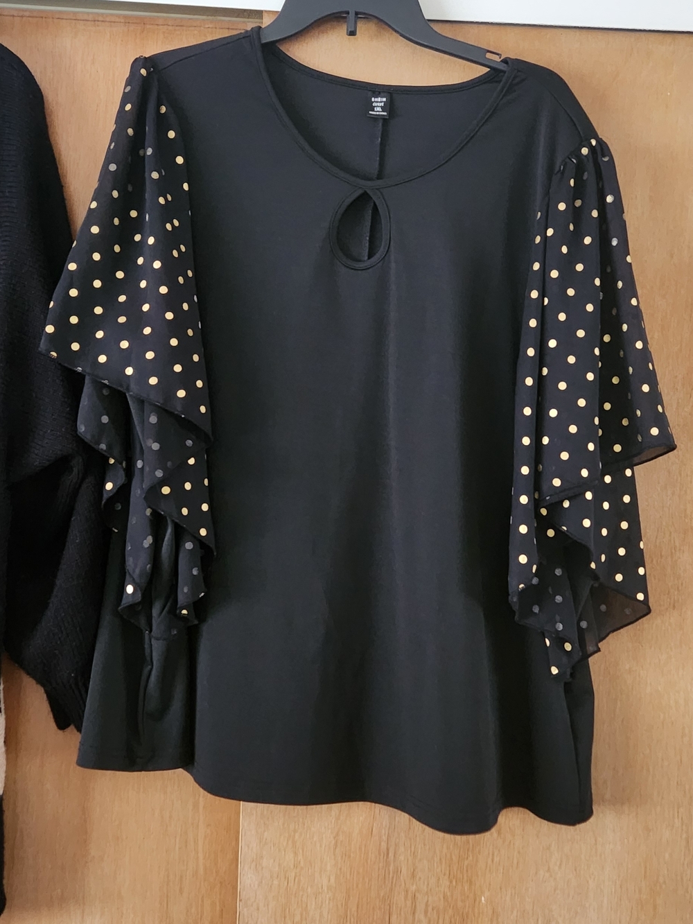 Plus Size Tops - Picture 8 of 11